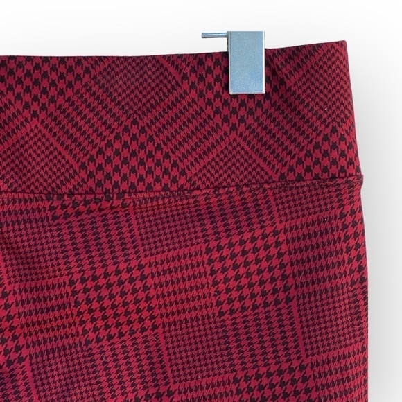 Torrid Pants Pull On Comfort Red Black Check Pattern Size 0 (Large) - Picture 6 of 12